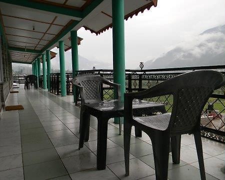 Hotel Him Parvat Манали Экстерьер фото
