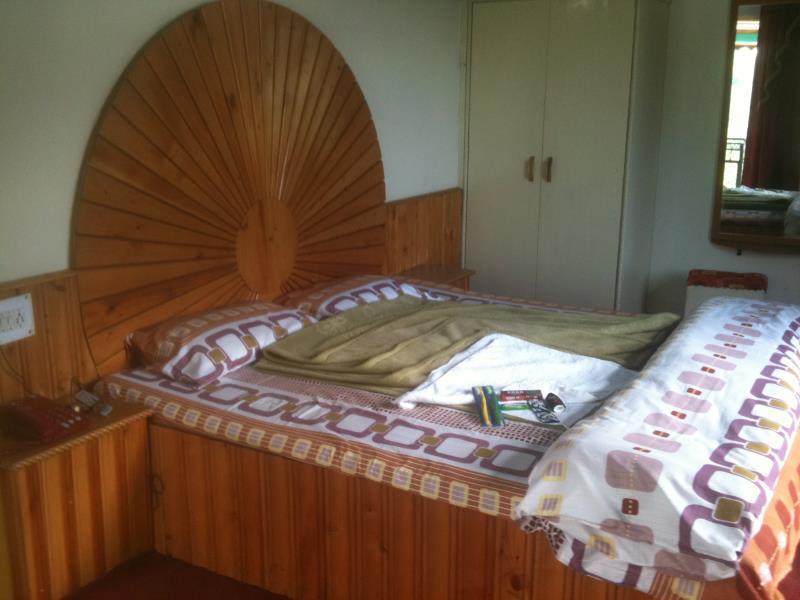 Hotel Him Parvat Манали Экстерьер фото